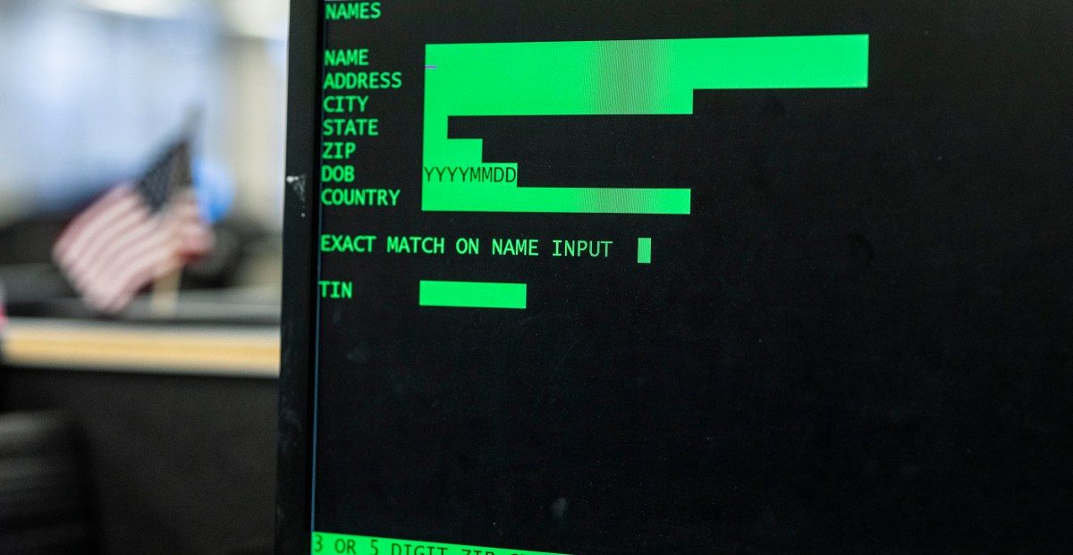 Anthropic и OpenAI выводят ИИ-агентов на рынок миграции устаревшего COBOL-кода