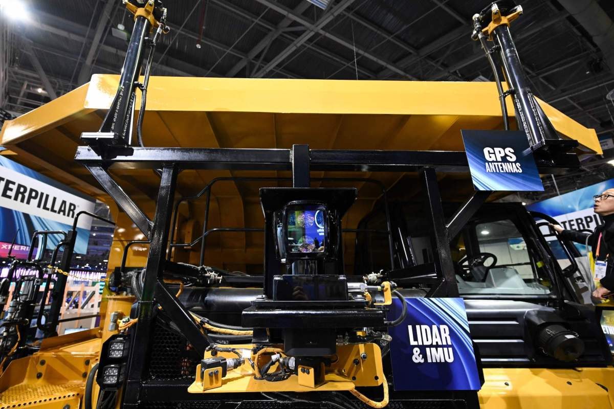 Caterpillar подключила к промышленному ИИ 1,6 млн единиц техники
