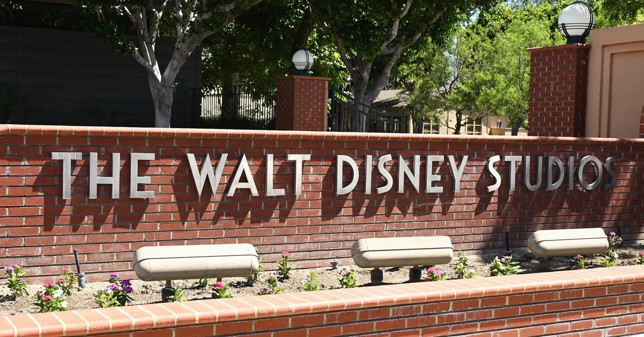 Disney забирает команду Character.AI через банкротство — стартап остается с долгами