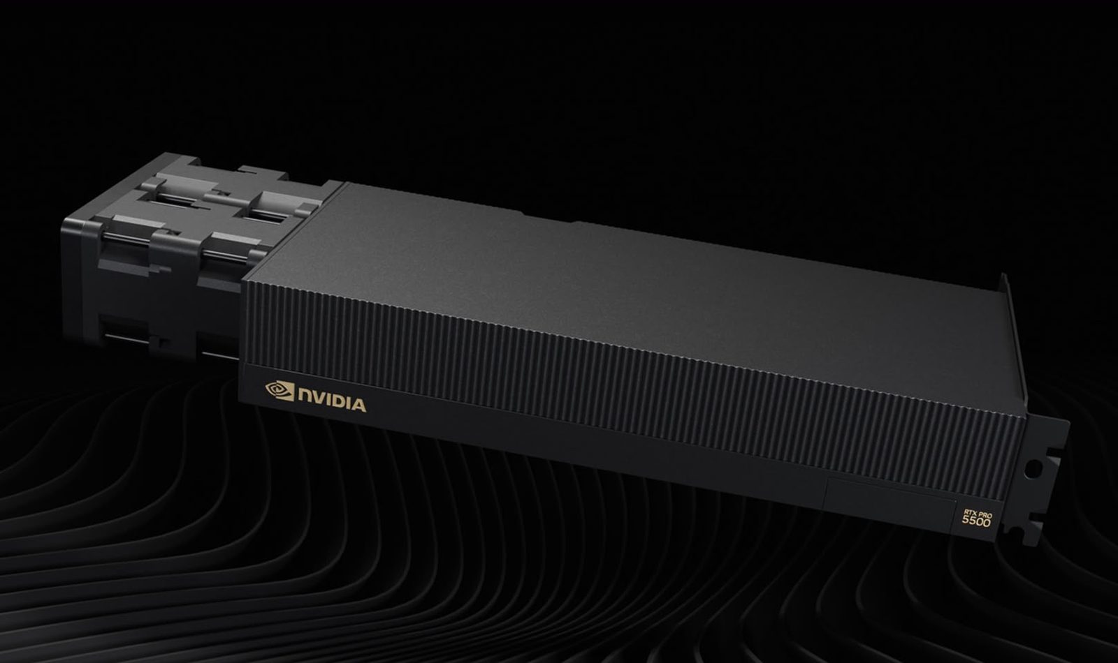 Nvidia выкатывает рабочую станцию RTX PRO 5500 с 84 ГБ памяти Blackwell
