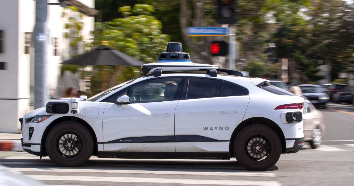 Фантомные торможения роботакси Waymo и Zoox травмировали десятки водителей