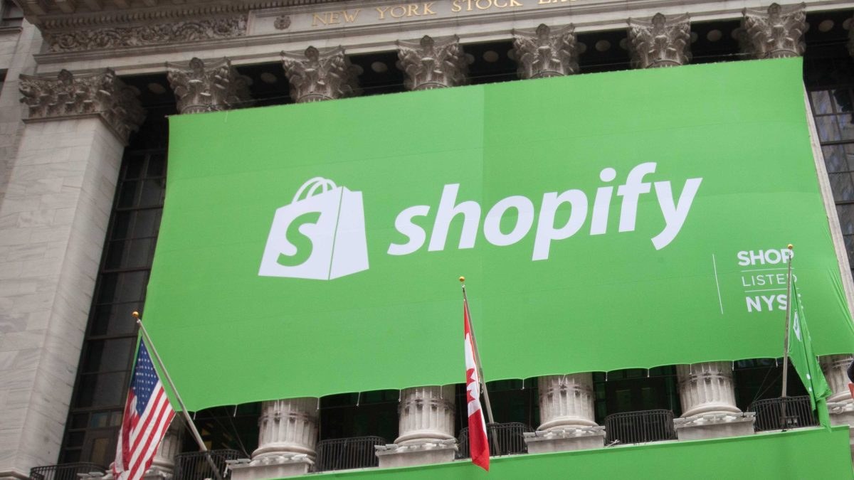 Shopify увеличила выручку на 36 процентов за счет внедрения ИИ-агентов в поиск